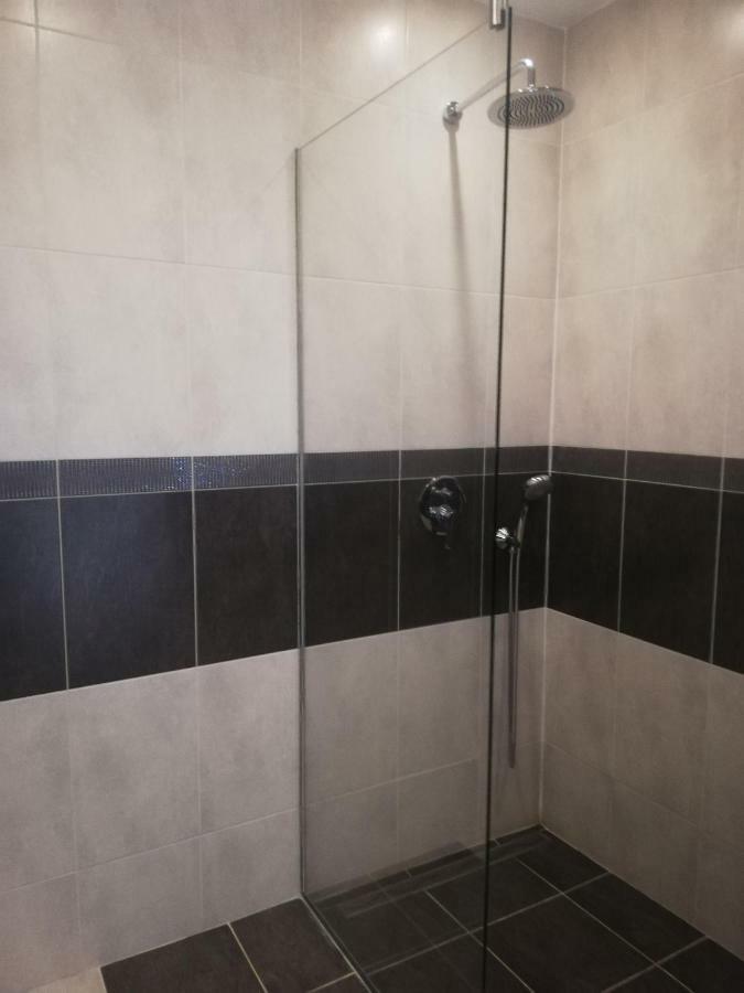 Senza Apartman Братислава Экстерьер фото